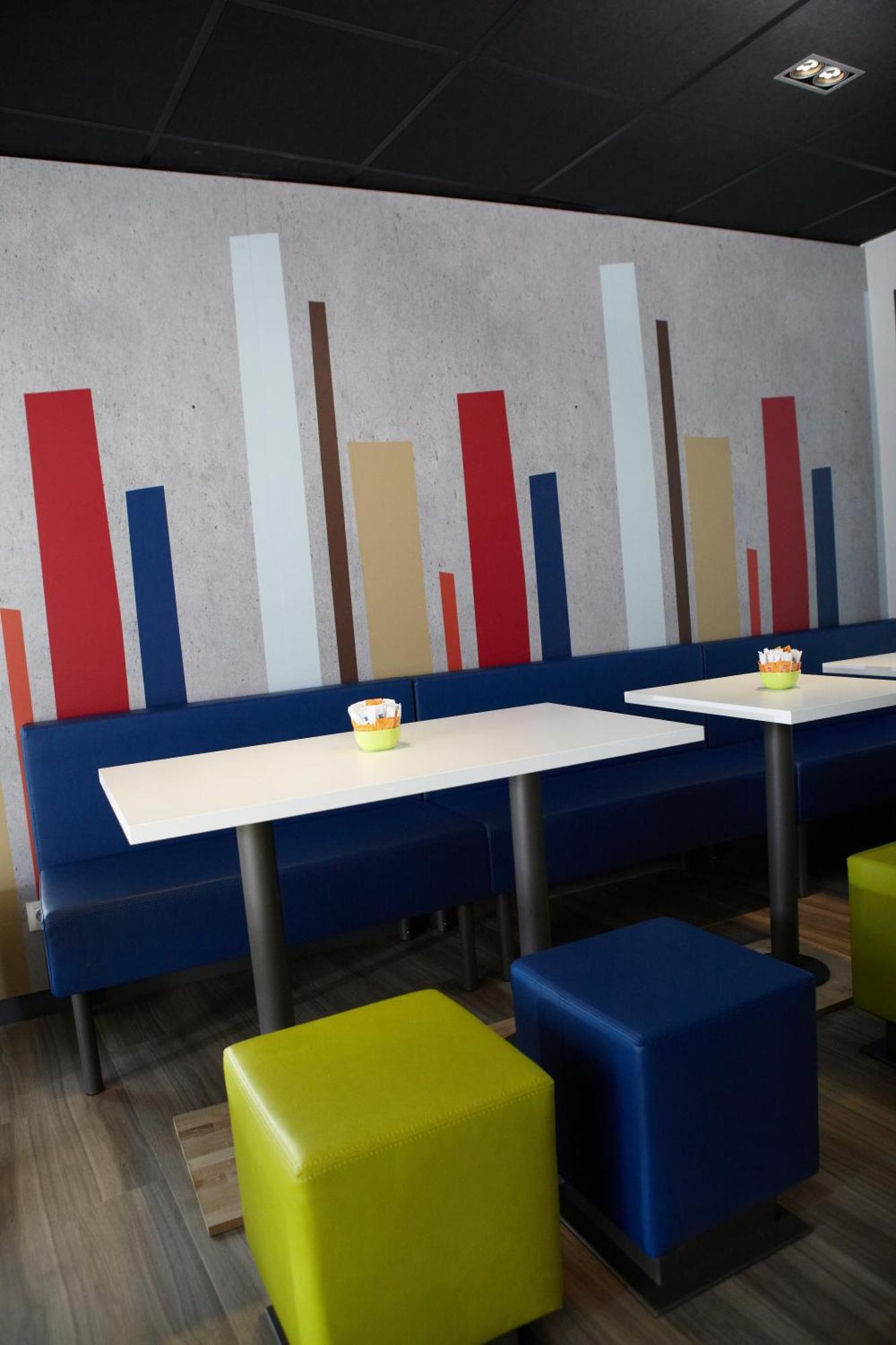Ibis Budget Понтарлие Екстериор снимка
