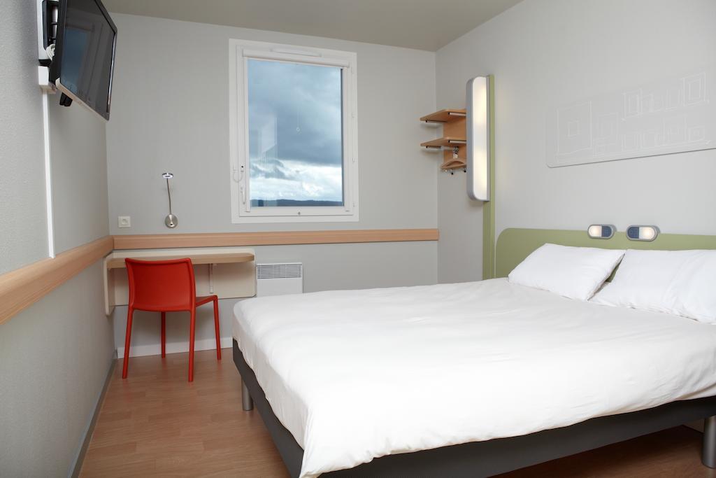 Ibis Budget Понтарлие Стая снимка